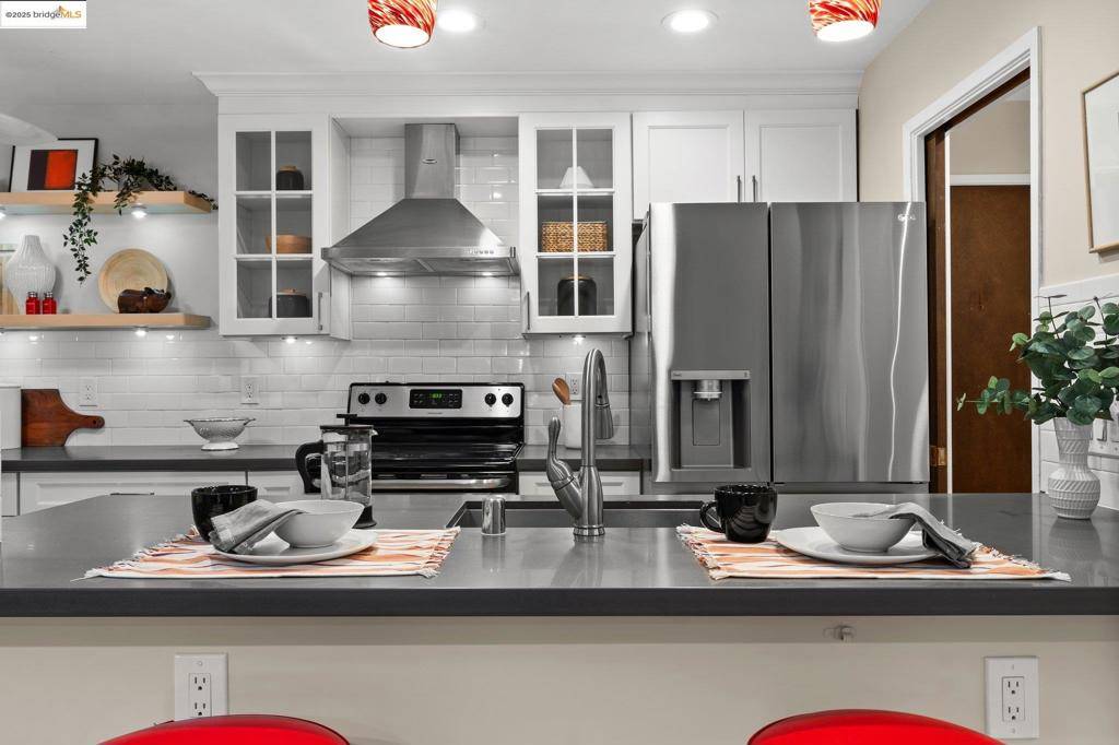 Oakland, CA 94611,127 Bayo Vista #108