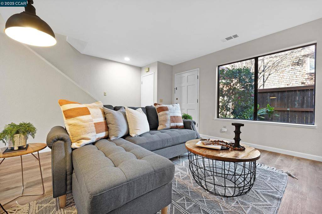 Walnut Creek, CA 94597,1294 Honey Trl