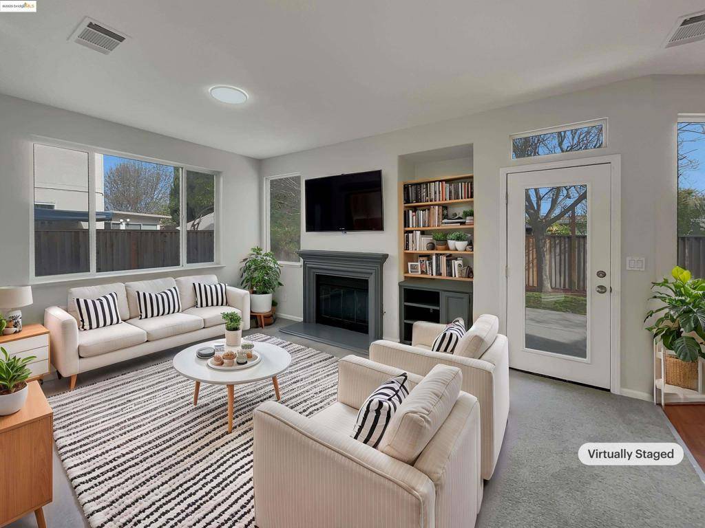 Hayward, CA 94544,24962 Silverthorne PL