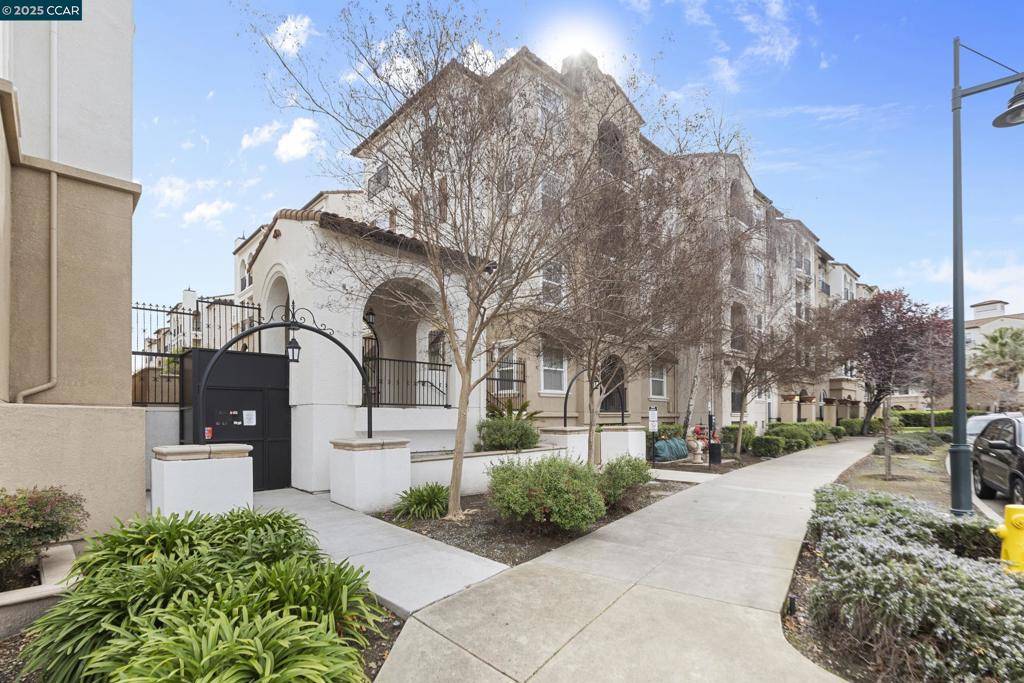Dublin, CA 94568,3290 Maguire Way #322