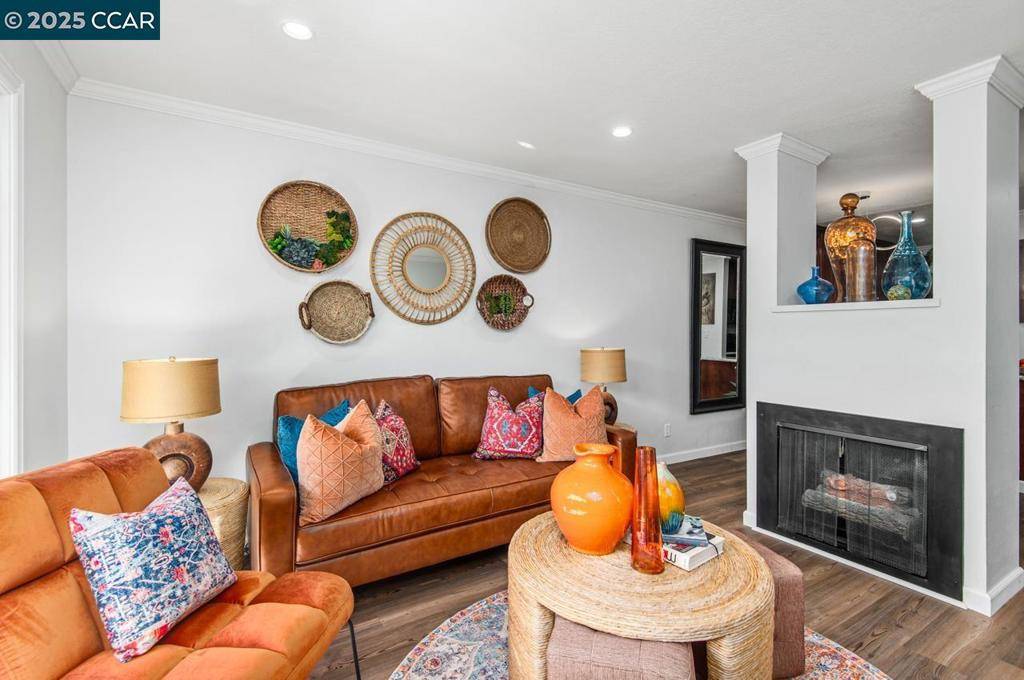 Walnut Creek, CA 94597,2742 Oak Rd #197