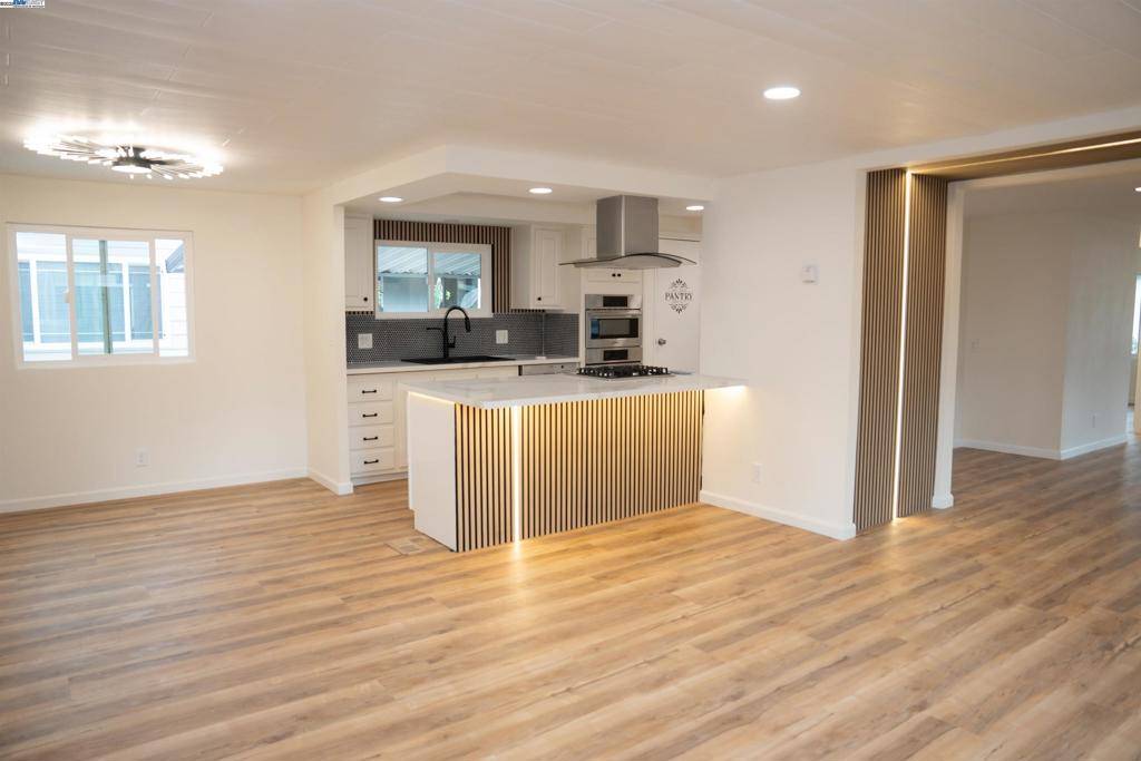 Hayward, CA 94544,29365 Nantucket Way