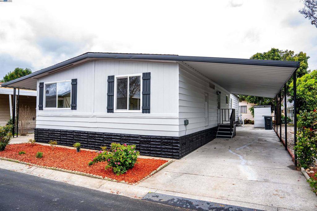 Hayward, CA 94544,29365 Nantucket Way