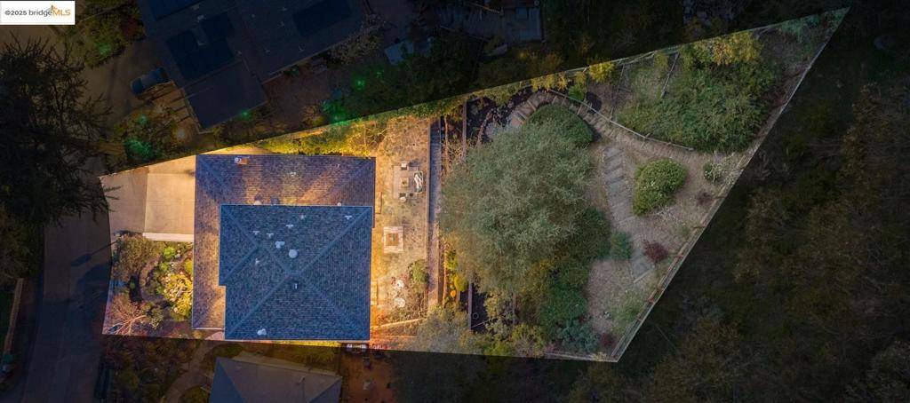 Oakland, CA 94611,6939 Saroni Dr