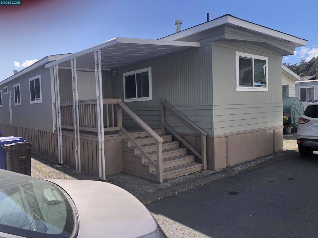 El Sobrante, CA 94803,4556 Appian Way