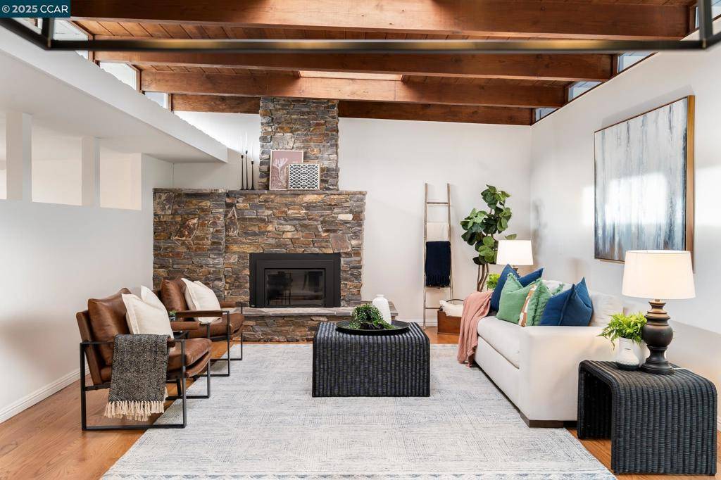 Orinda, CA 94563,231 Orchard Rd