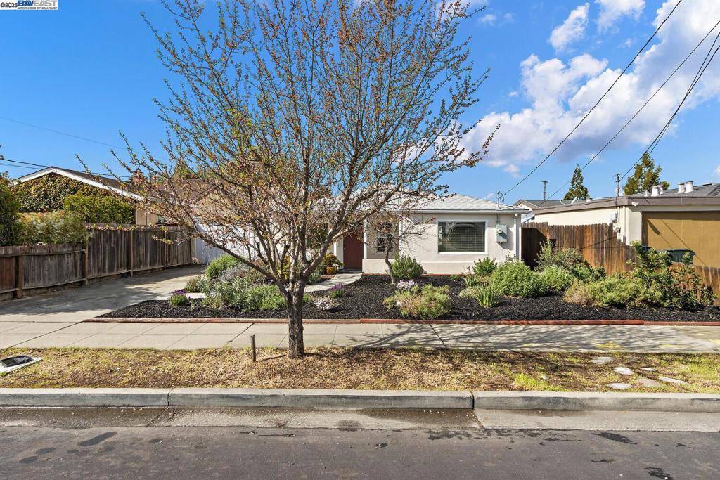 Livermore, CA 94551,633 N P St