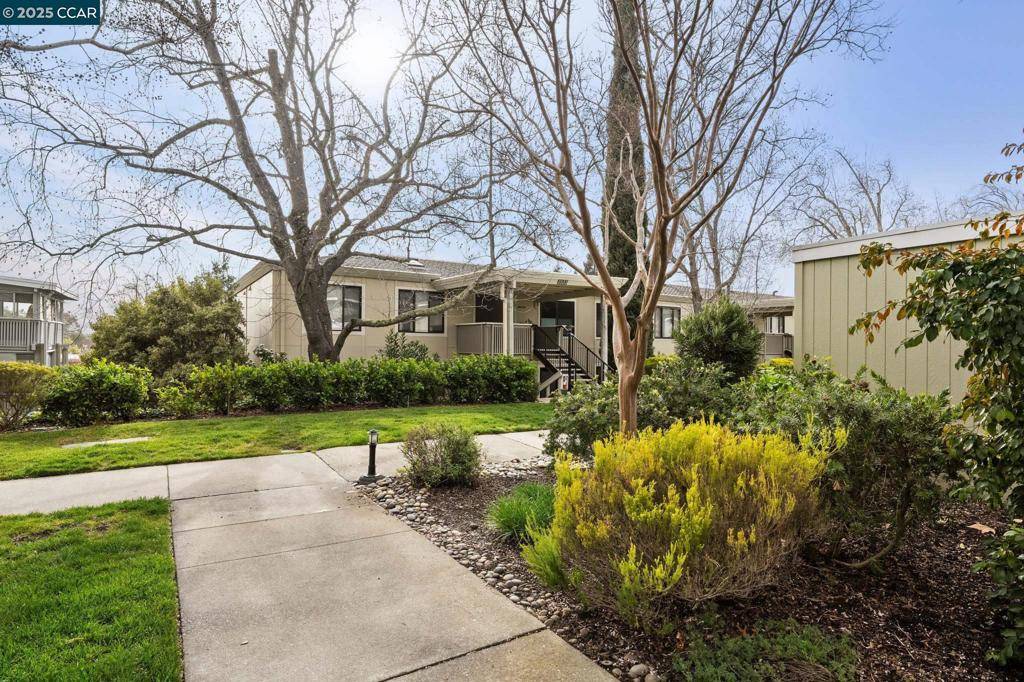 Walnut Creek, CA 94595,2333 Pine Knoll Dr #2