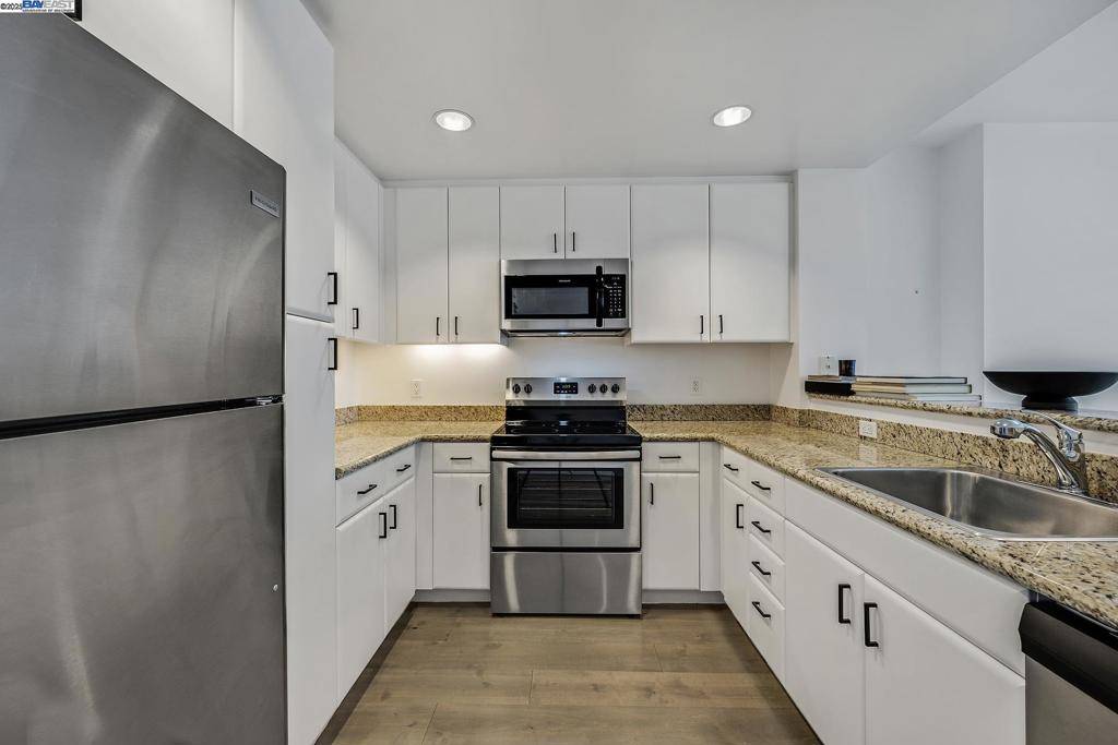 San Francisco, CA 94107,260 King Street #909