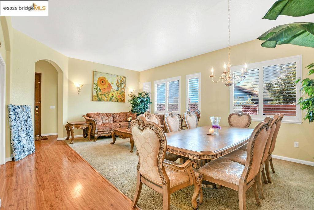 Elk Grove, CA 95757,10061 Mosaic Way