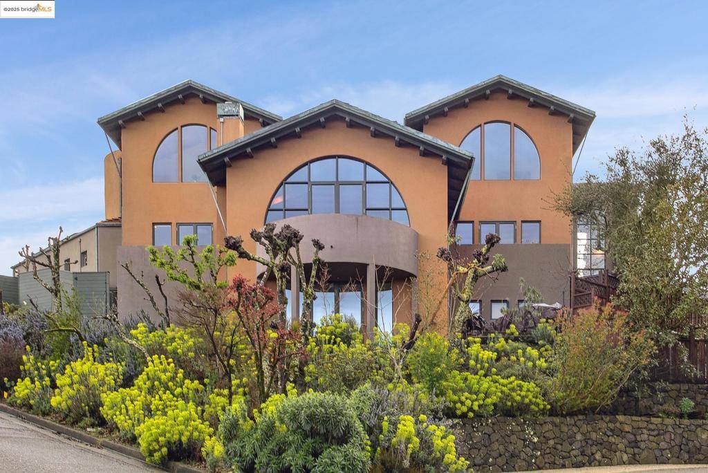 Oakland, CA 94611,5 Woodside Way