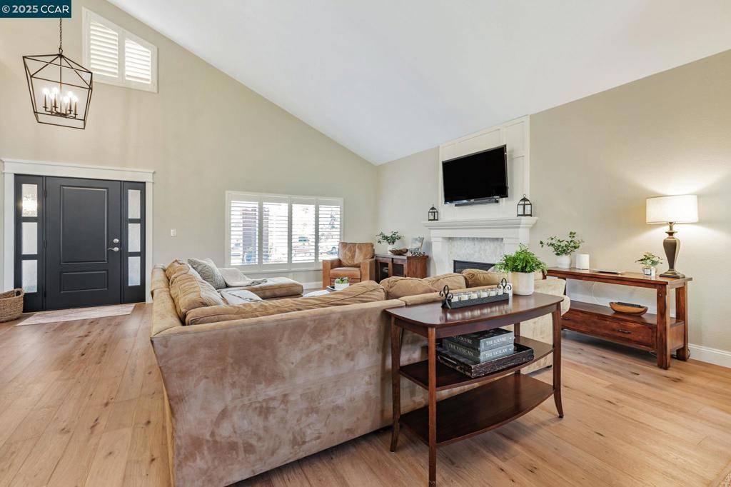 San Ramon, CA 94582,4180 Canyon Crest Rd W