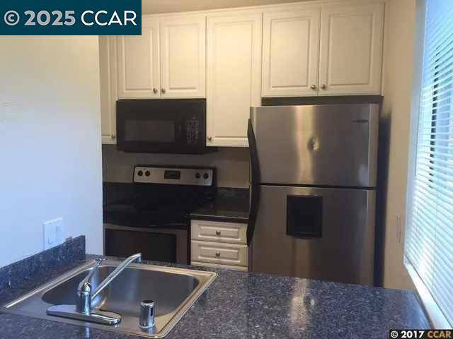 Concord, CA 94520,2520 Walters Way #12