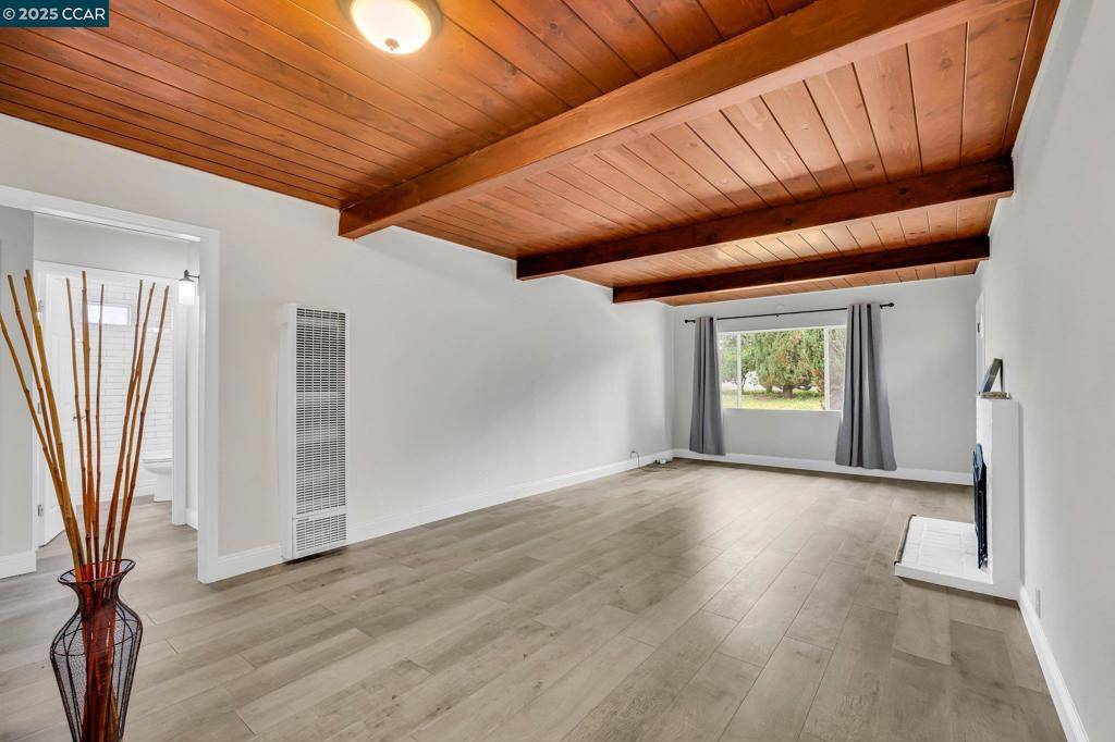 Richmond, CA 94806,4013 McGlothen way