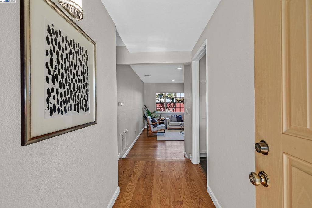 Fremont, CA 94555,3075 Locke Ct