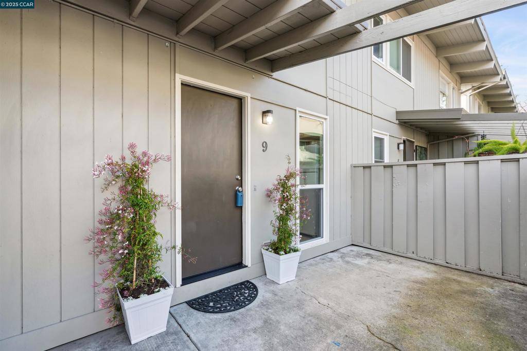 Orinda, CA 94563,73 Brookwood Road #9
