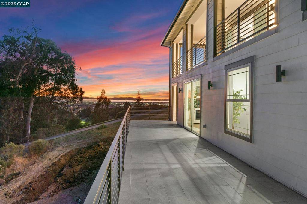 Oakland, CA 94605,9 Turner Ct