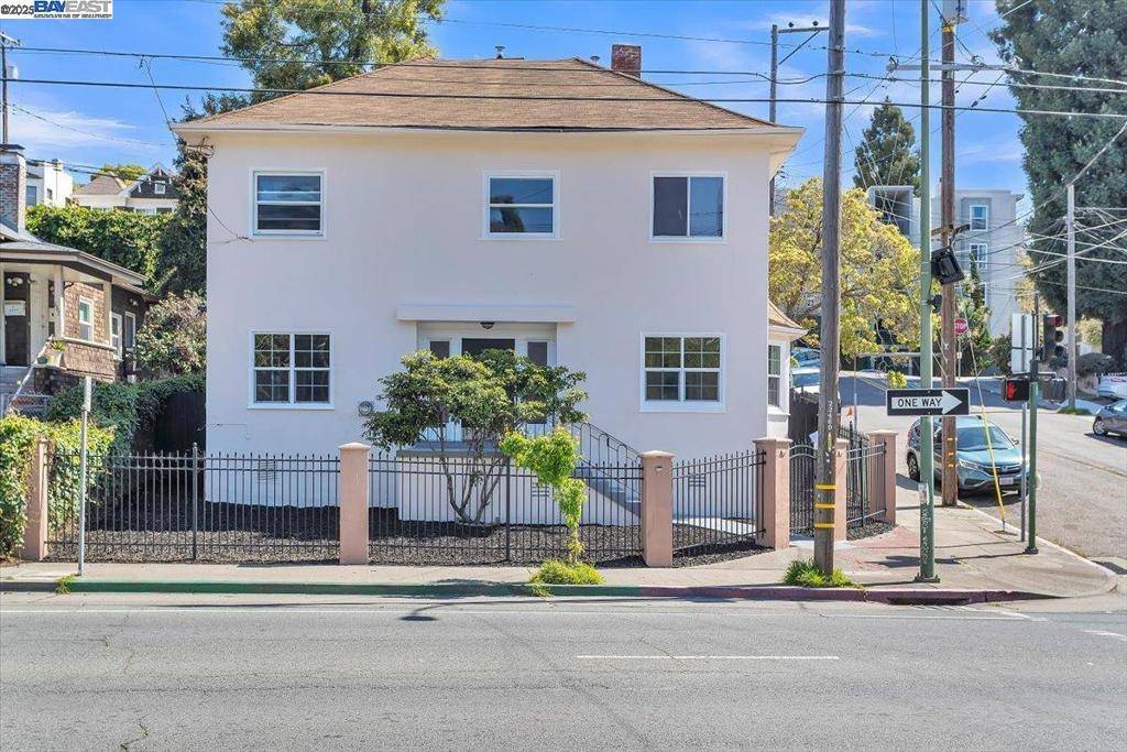 Oakland, CA 94611,3300 Harrison St