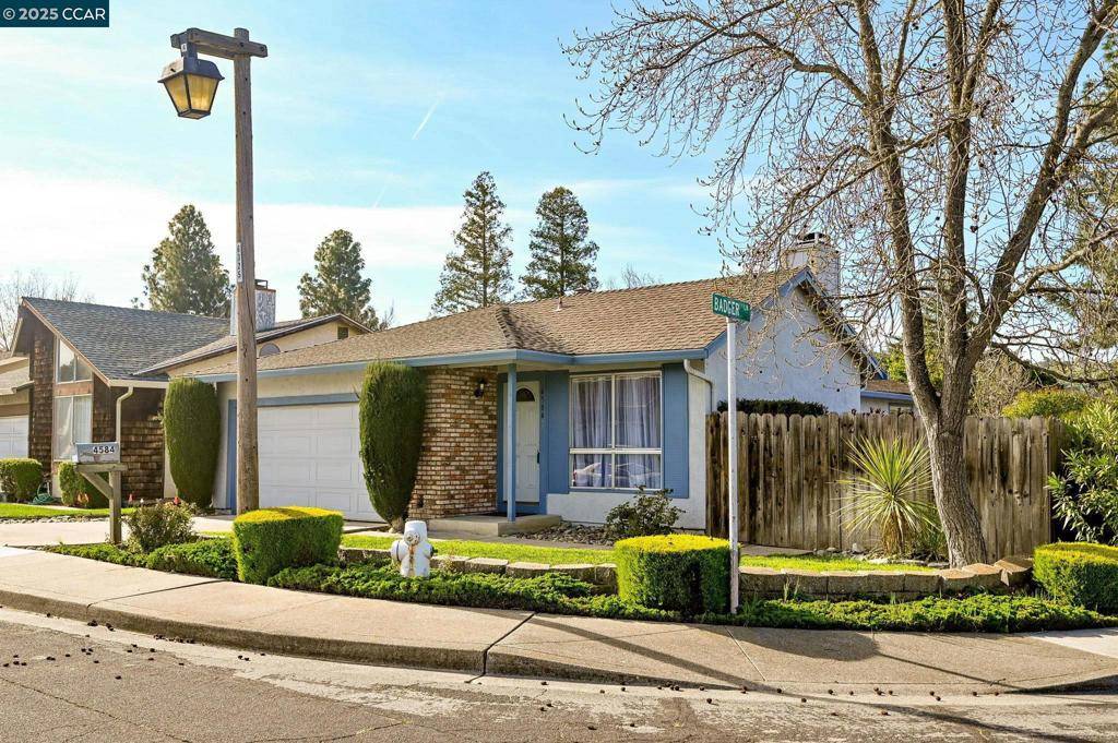 Concord, CA 94521-3508,4584 Wildcat Lane