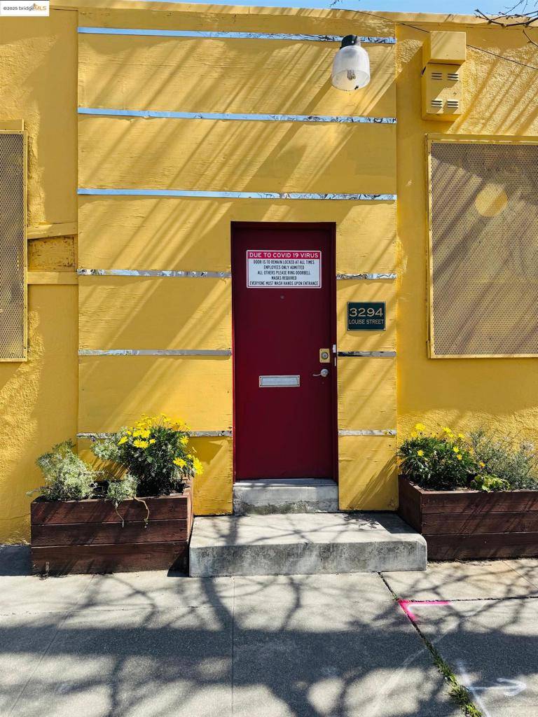 Oakland, CA 94608,3294 Louise St