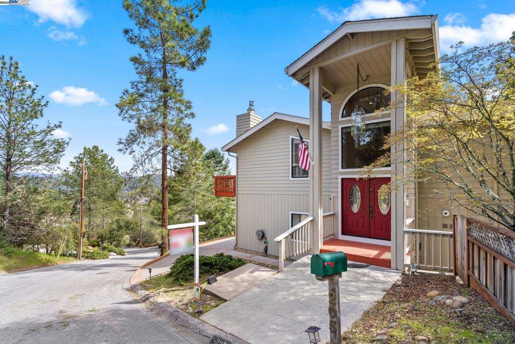 Scotts Valley, CA 95066,205 Blueberry Dr