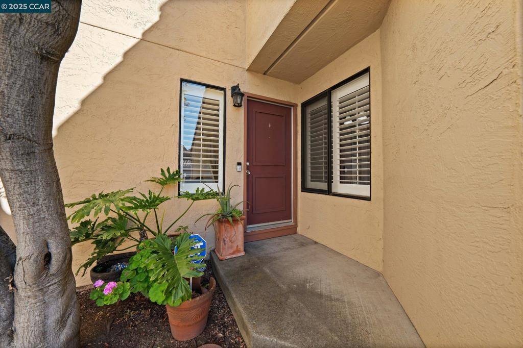 Hercules, CA 94547,58 Crystal Cir