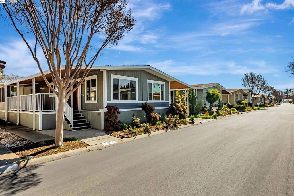 Hayward, CA 94544,29270 Sandburg Way