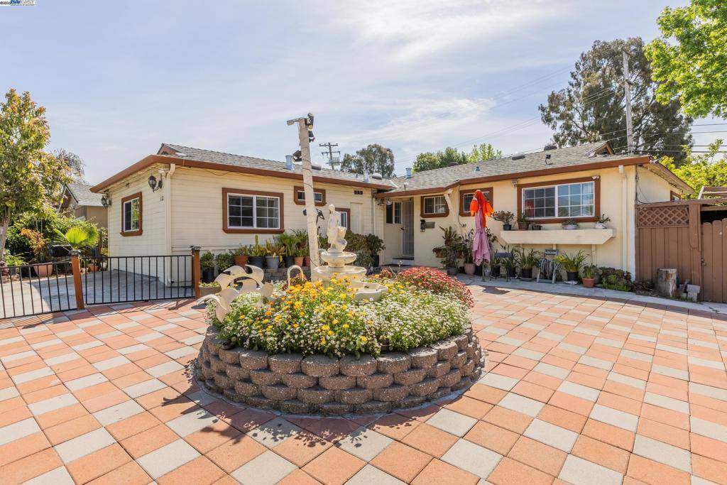 Milpitas, CA 95035,1122 Park Grove Dr