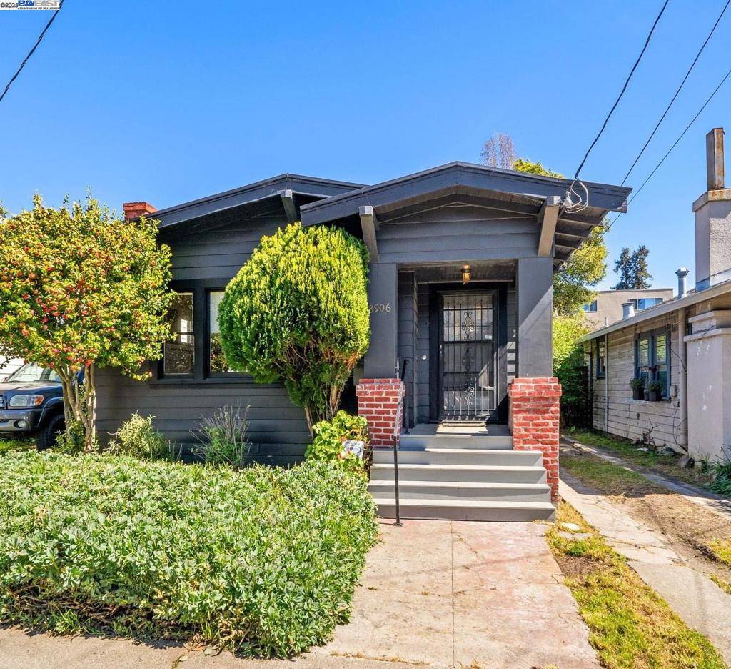 Oakland, CA 94609,3906 Webster St