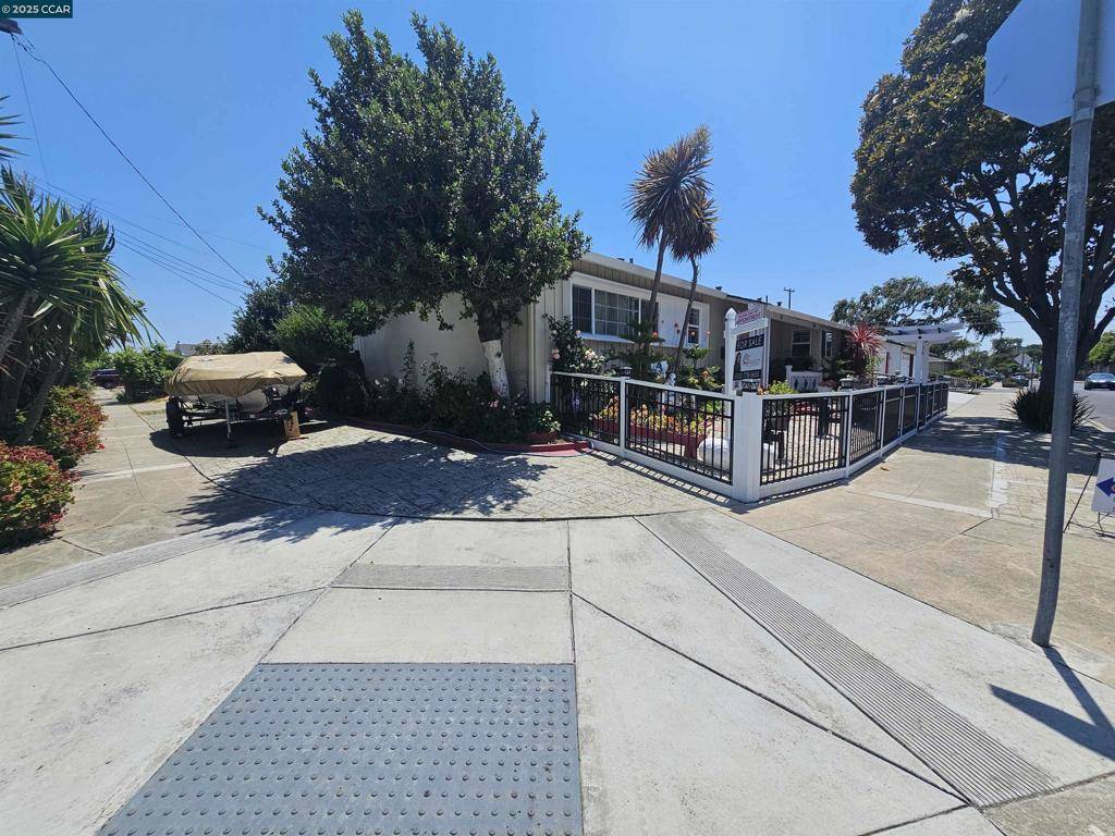 Hayward, CA 94544,291 Rousseau St