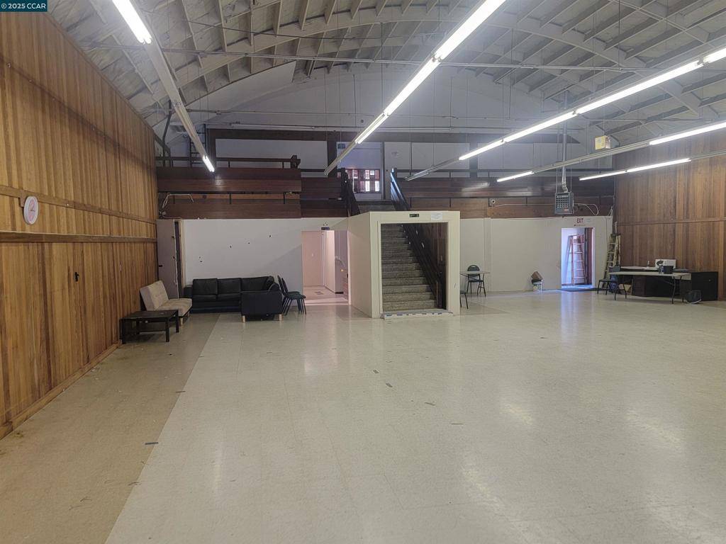 El Sobrante, CA 94803,425 Appian Way
