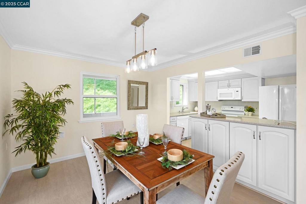 Walnut Creek, CA 94595,1549 Oakmont Dr #12
