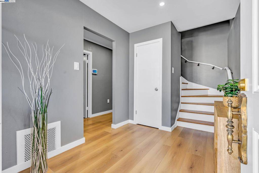 San Francisco, CA 94132,146 Ralston St