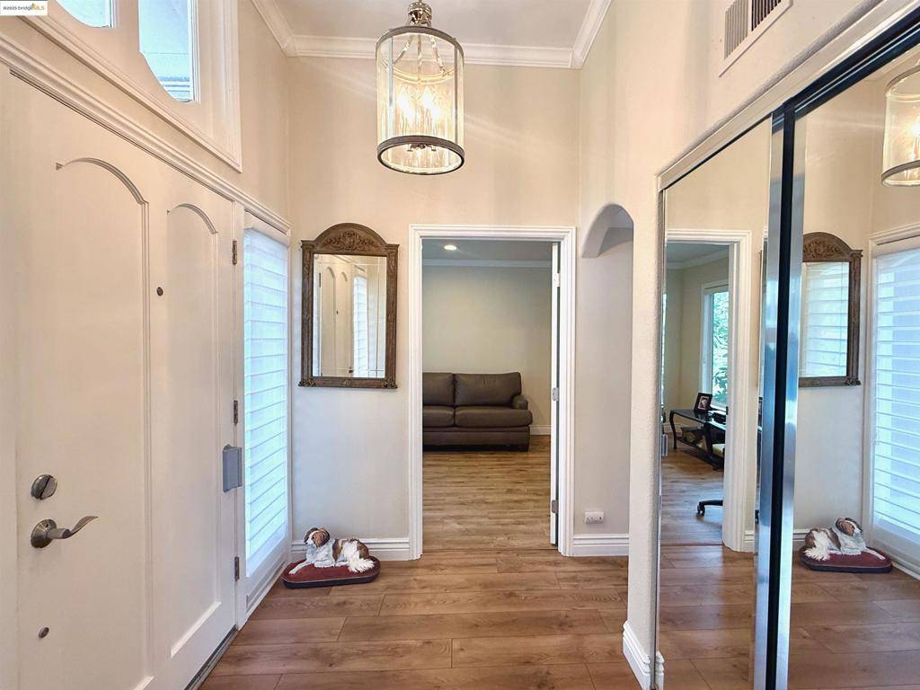 Walnut Creek, CA 94595,1115 Running Springs Rd #4