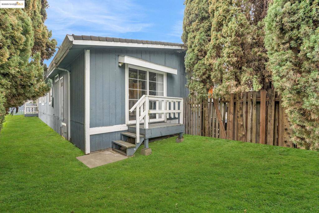 Oakland, CA 94608,2933 Filbert