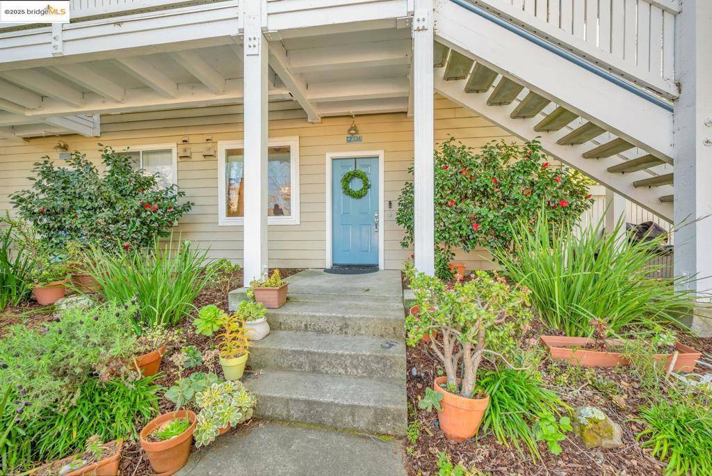 Hayward, CA 94542,2473 Creekside CT