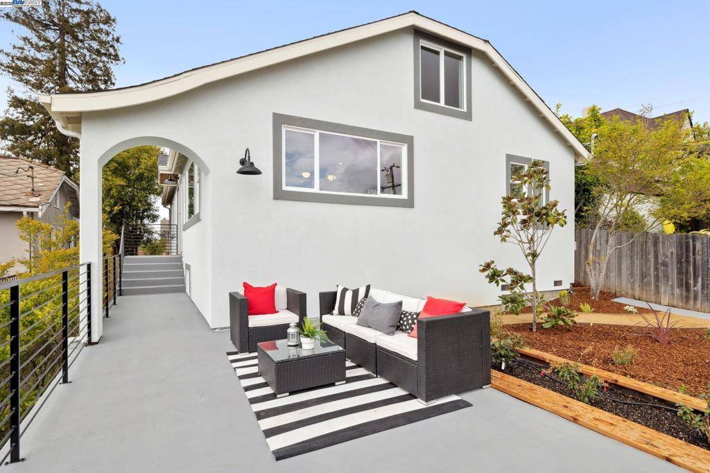 Oakland, CA 94602,4715 Edgewood Ave