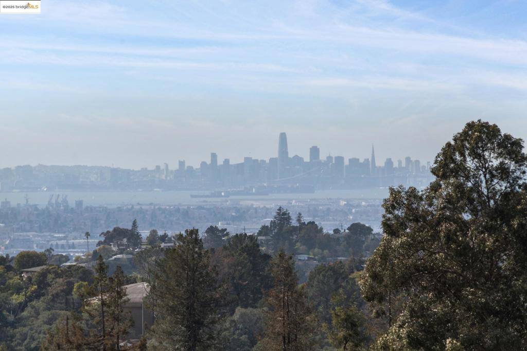 Oakland, CA 94605,93 Thousand Oaks St