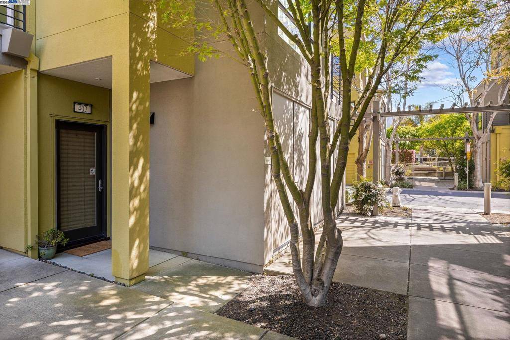Oakland, CA 94607,402 Palisade Dr