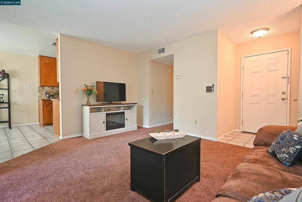 Antioch, CA 94531,2720 Ivy Ln #212