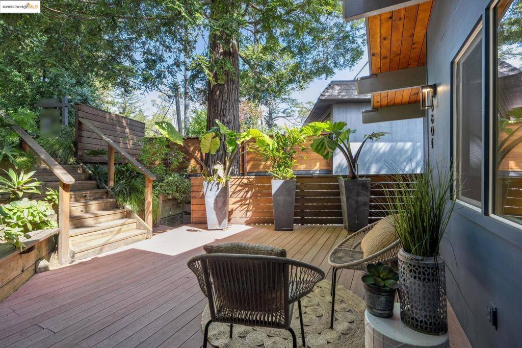 Oakland, CA 94611,6804 Saroni DR