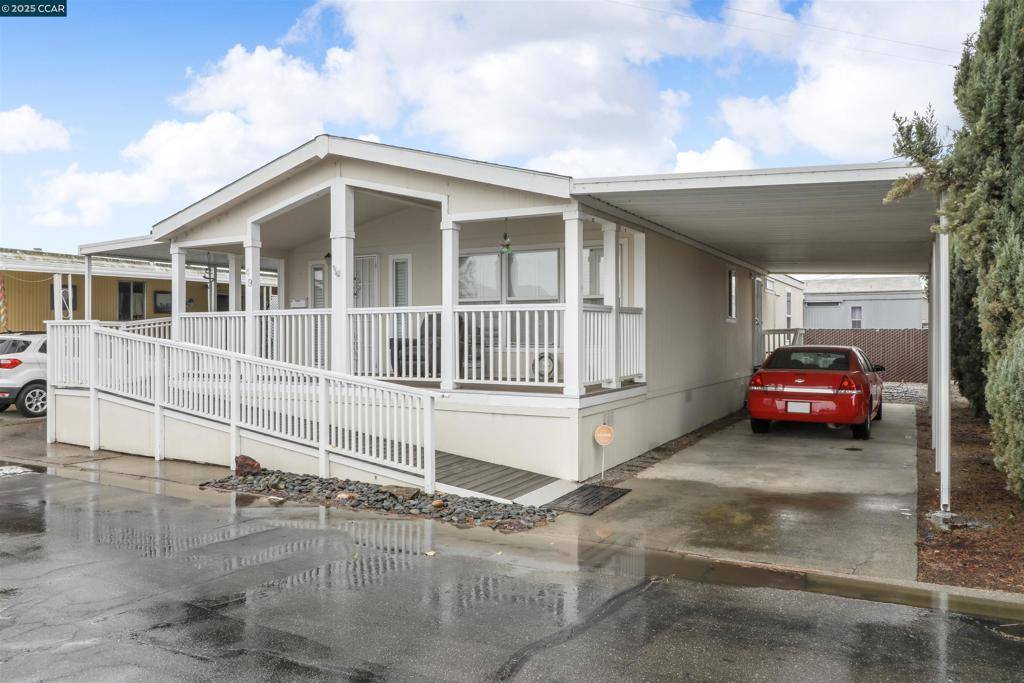 Oakley, CA 94561,210 W Cypress Rd
