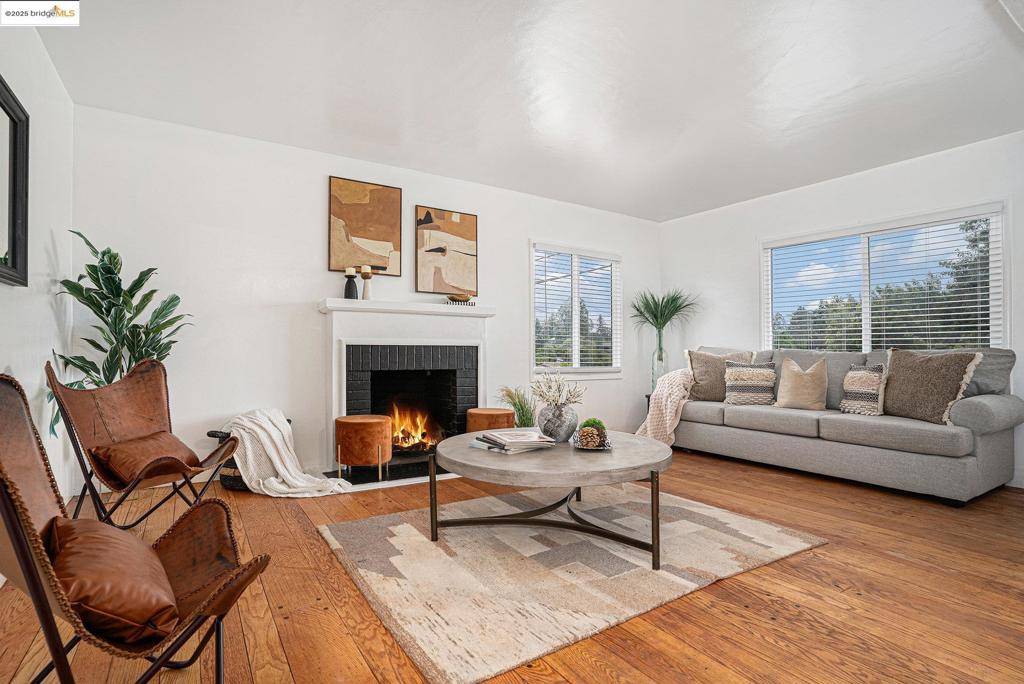 Oakland, CA 94619,4472 Masterson St