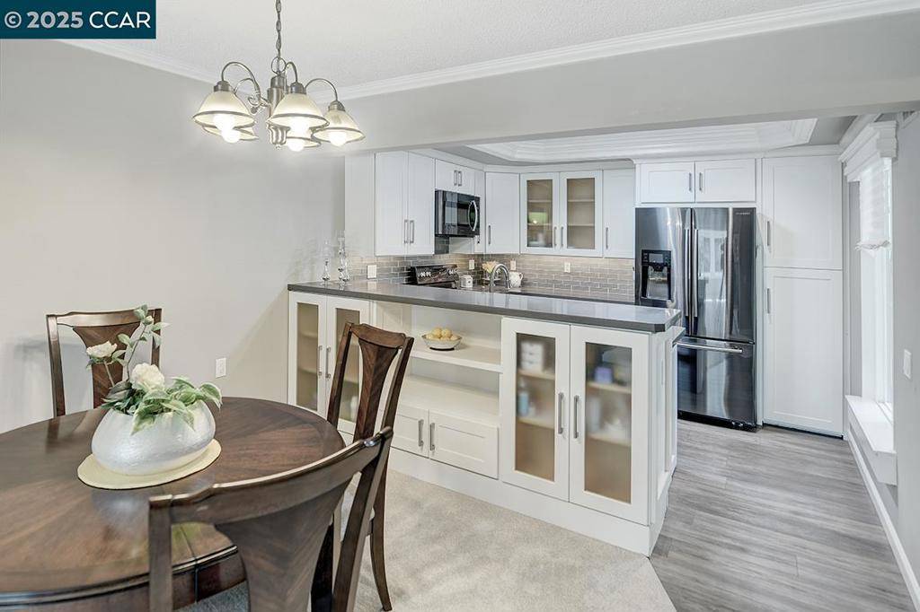 Walnut Creek, CA 94595,1708 Oakmont Dr #1
