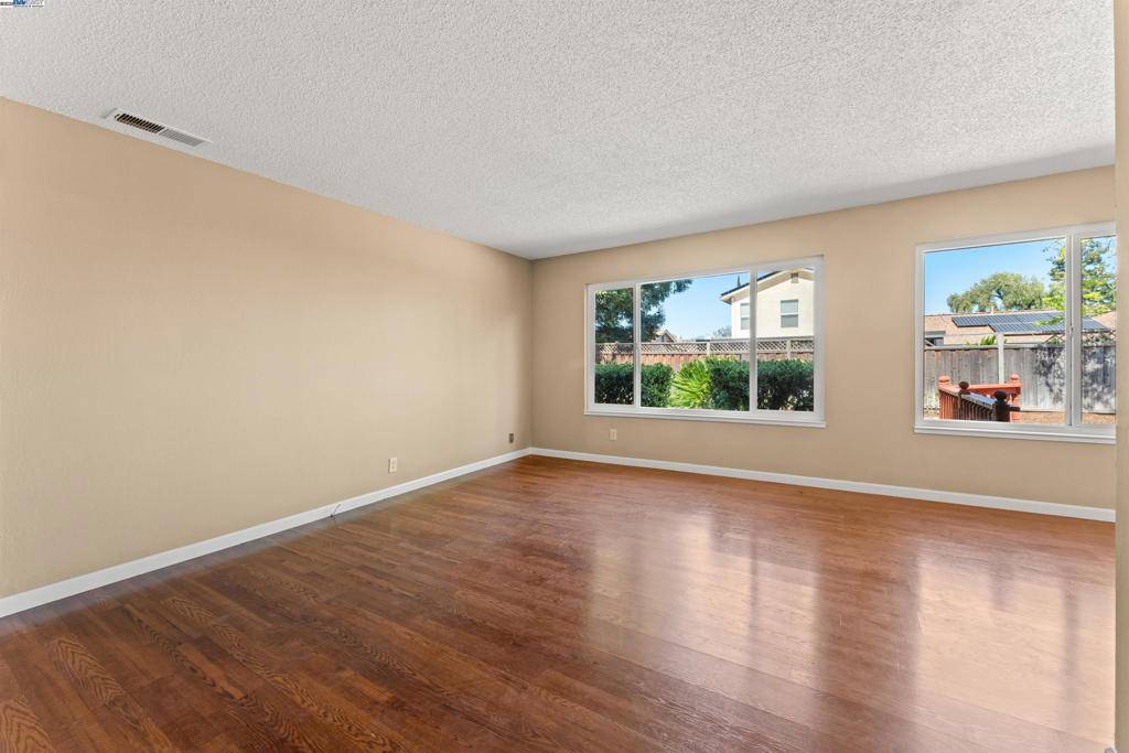 Livermore, CA 94551,4754 Zinnia Ct.