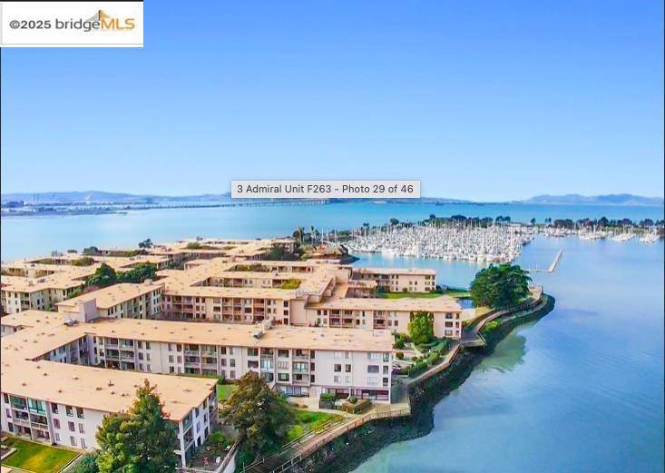 Emeryville, CA 94608,9 Commodore Dr #A206