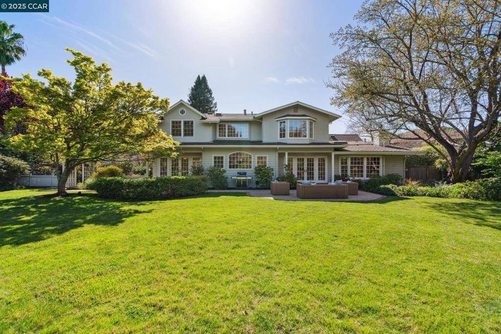 Moraga, CA 94556,33 Juniper Way