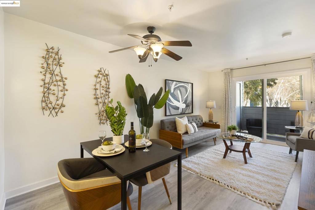 Emeryville, CA 92608-1011,6400 Christie Avenue #1211