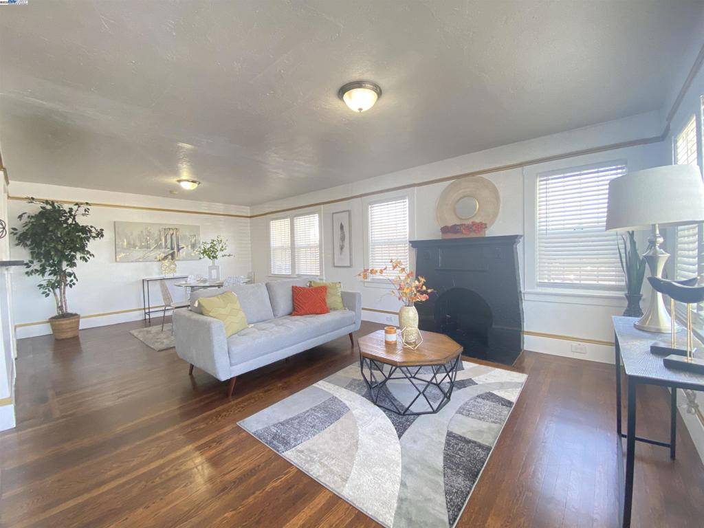 Oakland, CA 94619,3038 35Th Ave