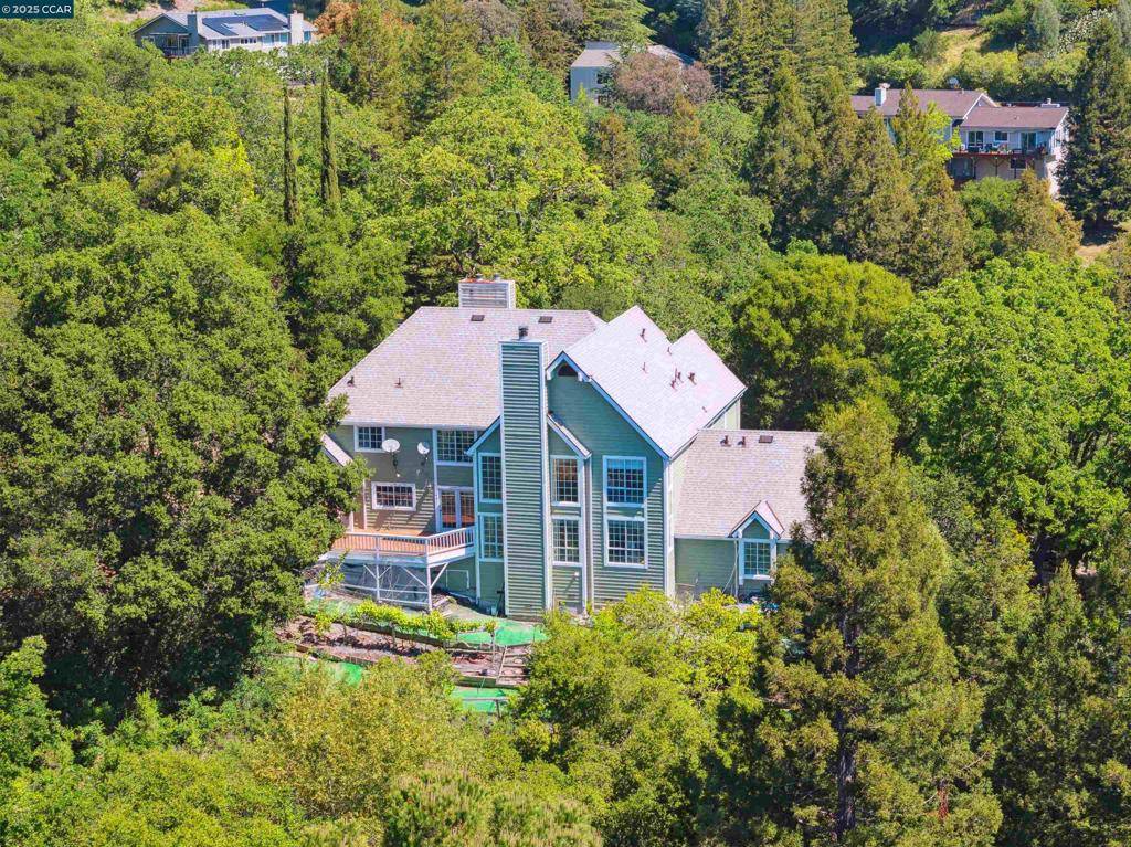 Orinda, CA 94563,29 Heather Lane